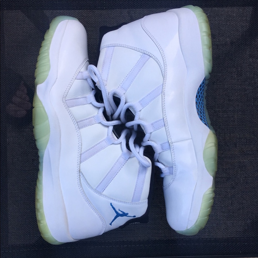 Jordan 11 Legend Blue